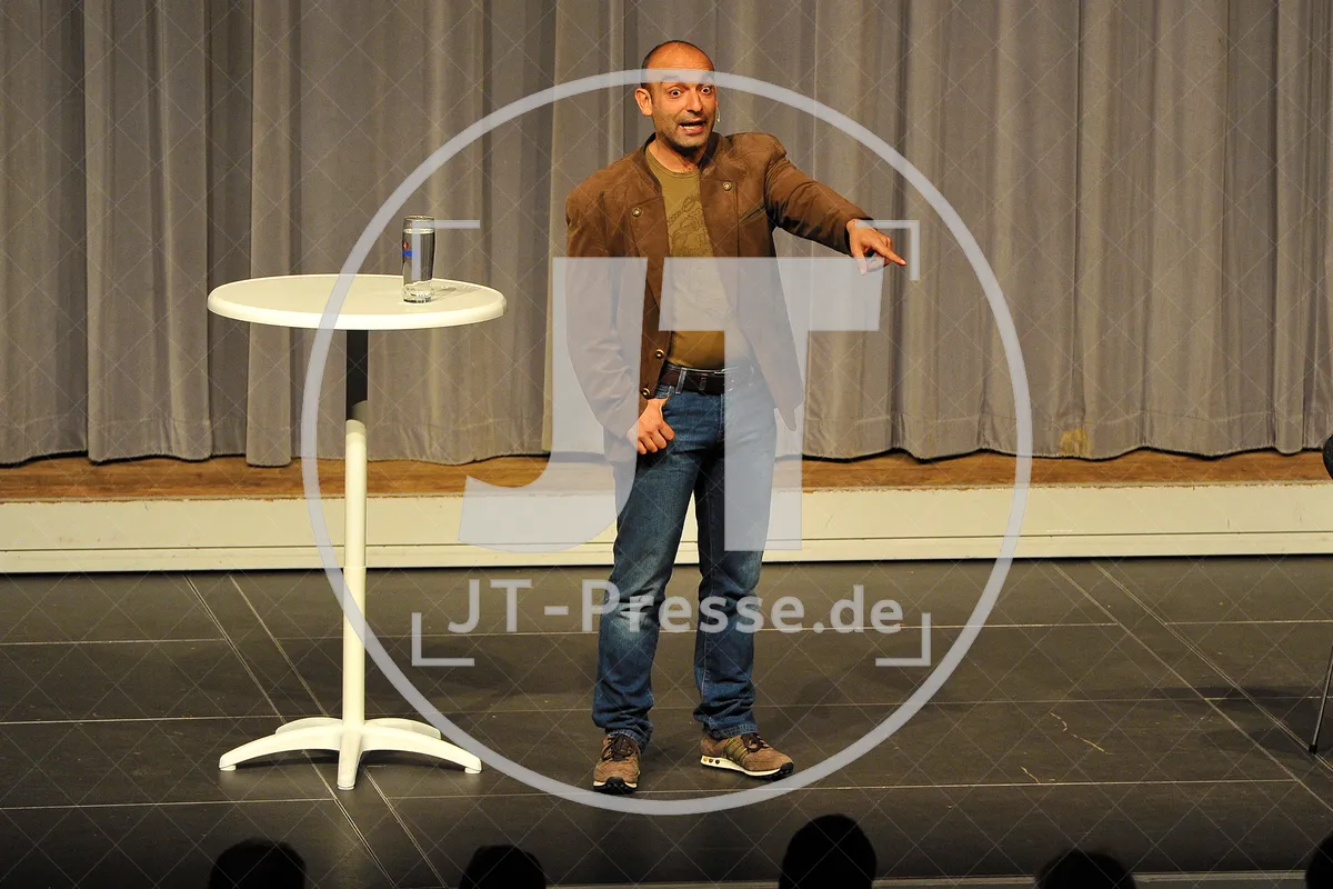 28.09.2014 - Django Asül - Paradigma