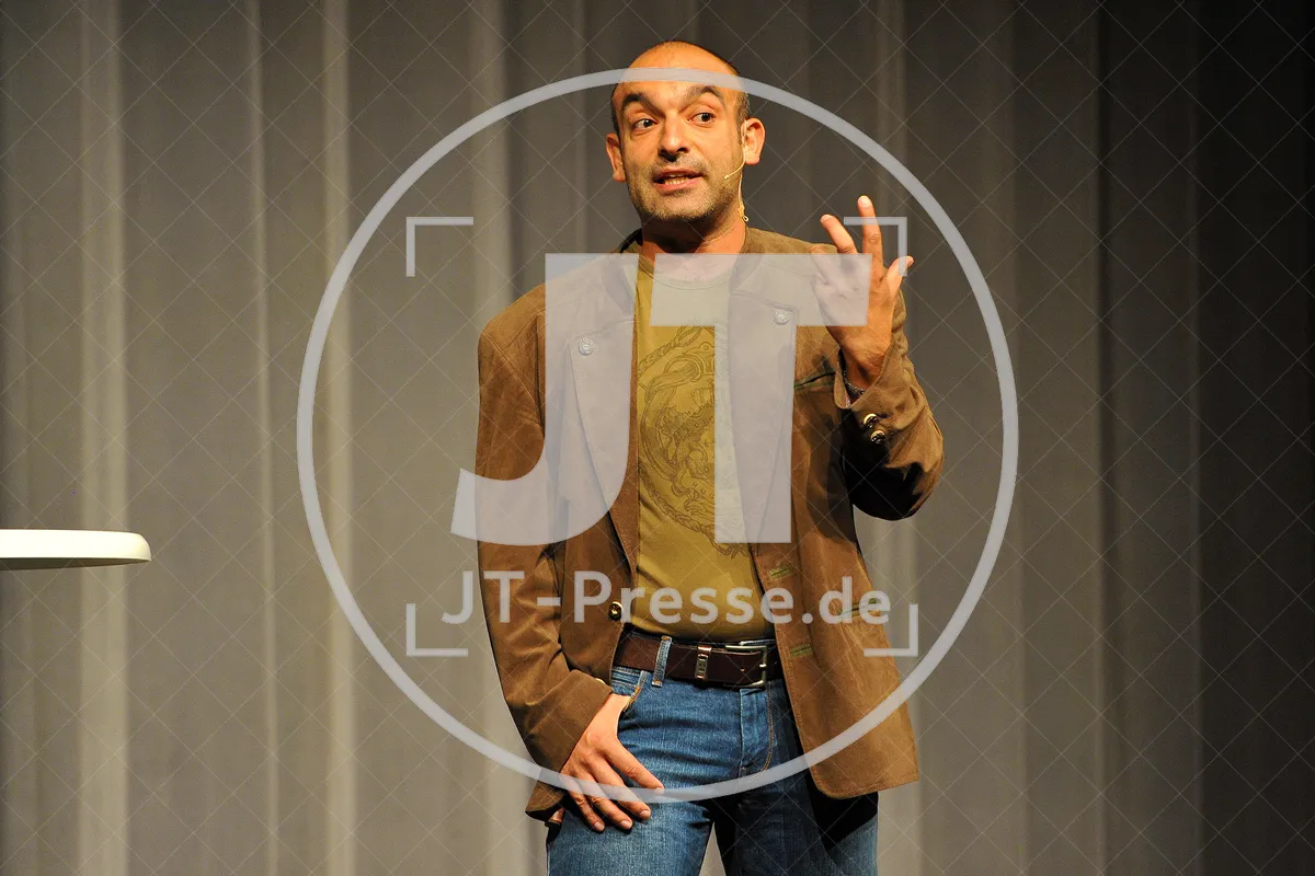 28.09.2014 - Django Asül - Paradigma
