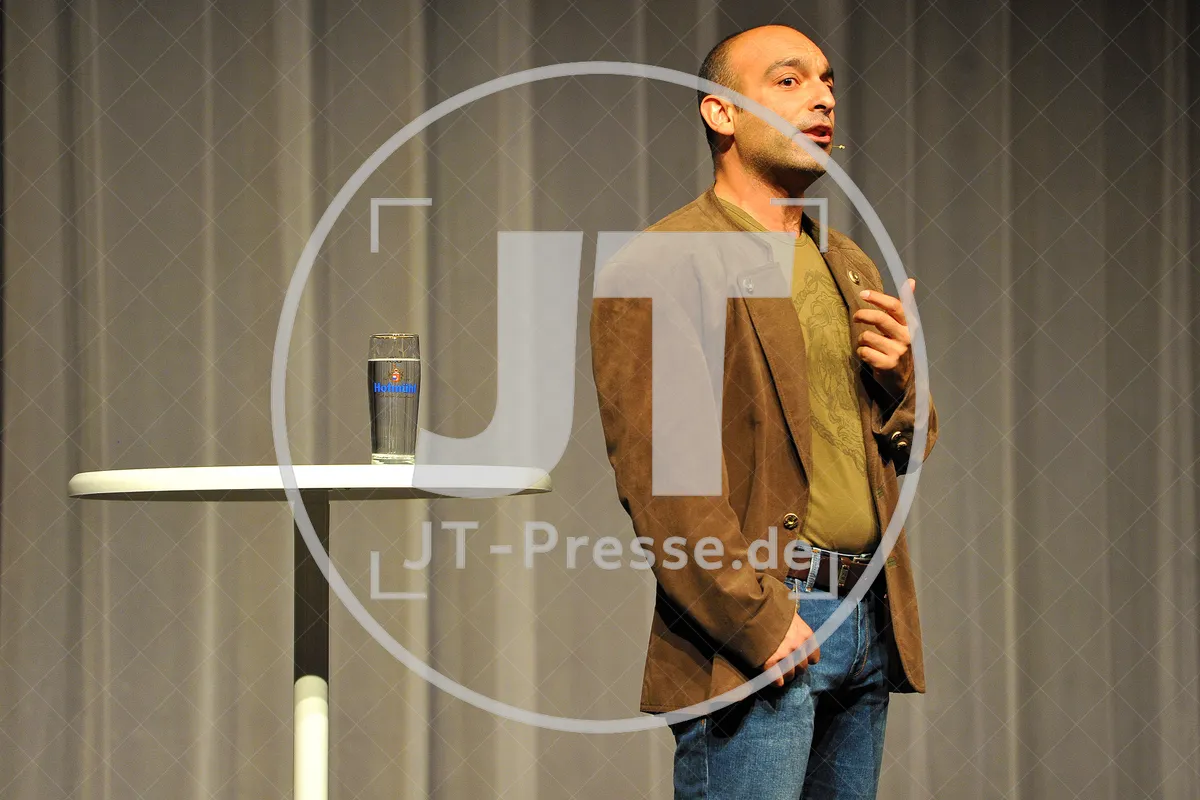 28.09.2014 - Django Asül - Paradigma