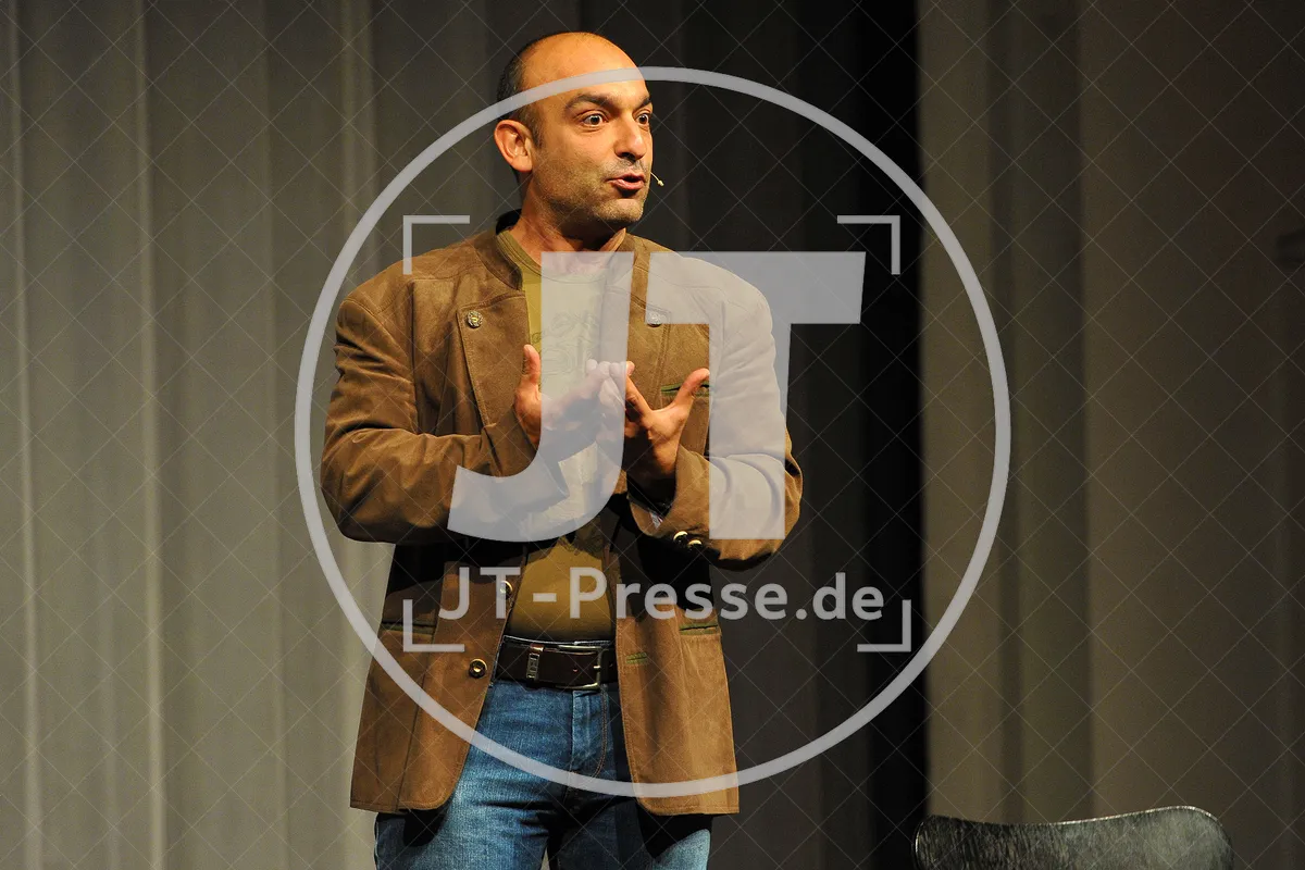 28.09.2014 - Django Asül - Paradigma