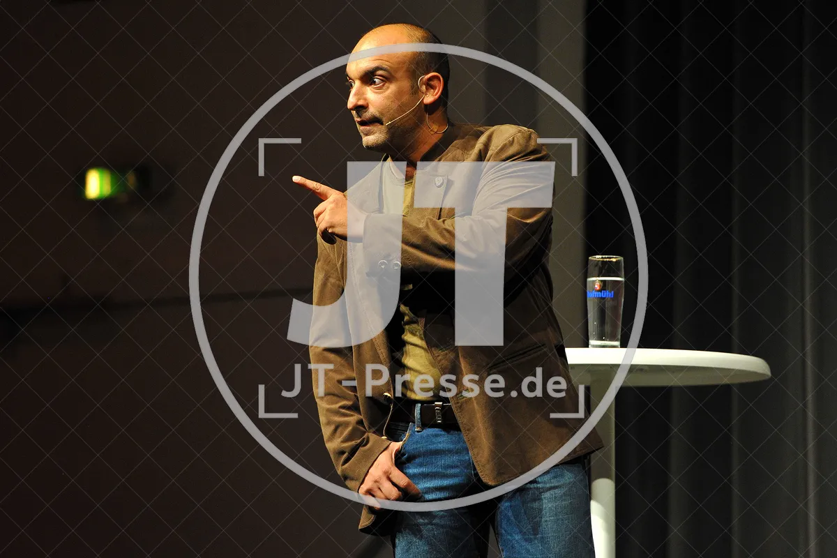 28.09.2014 - Django Asül - Paradigma