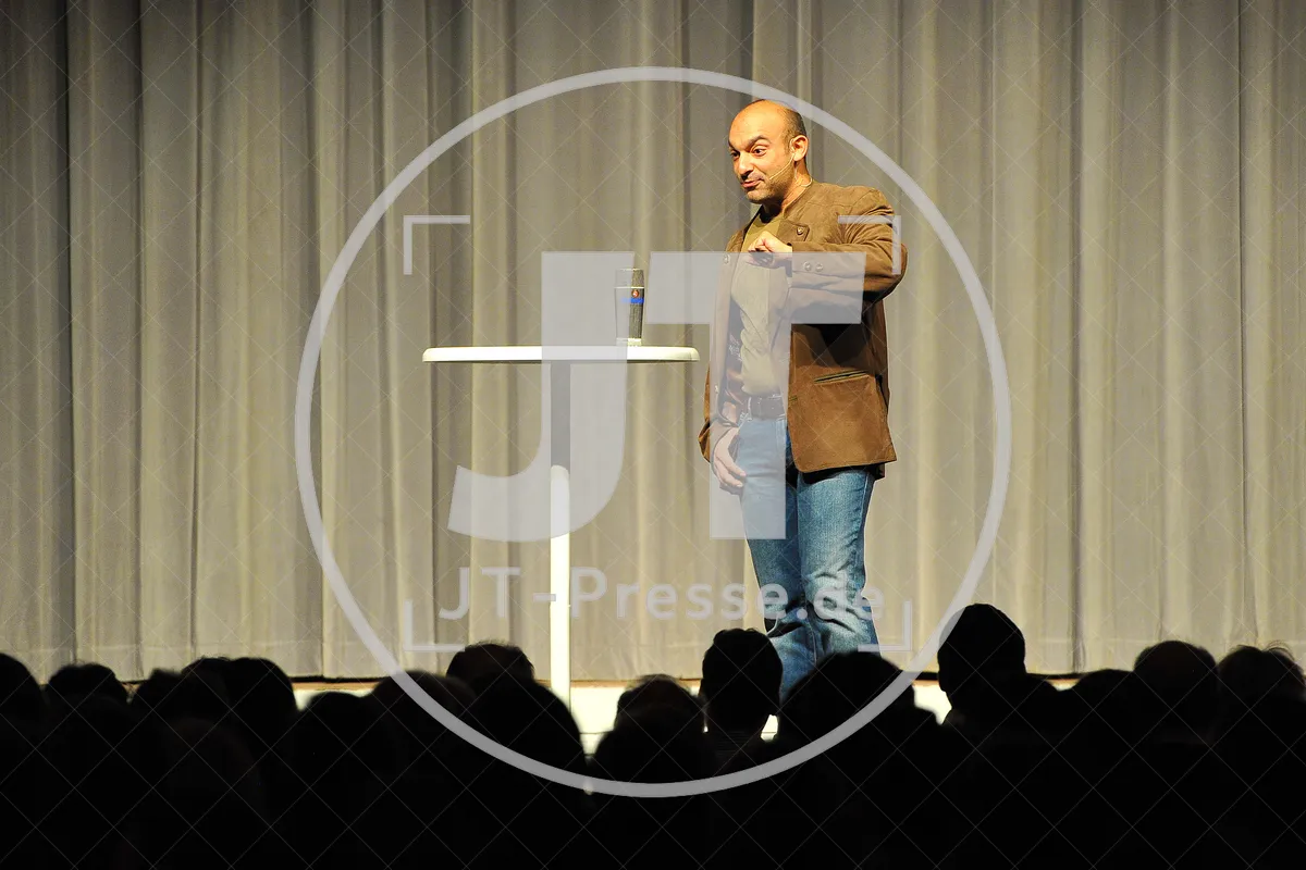 28.09.2014 - Django Asül - Paradigma