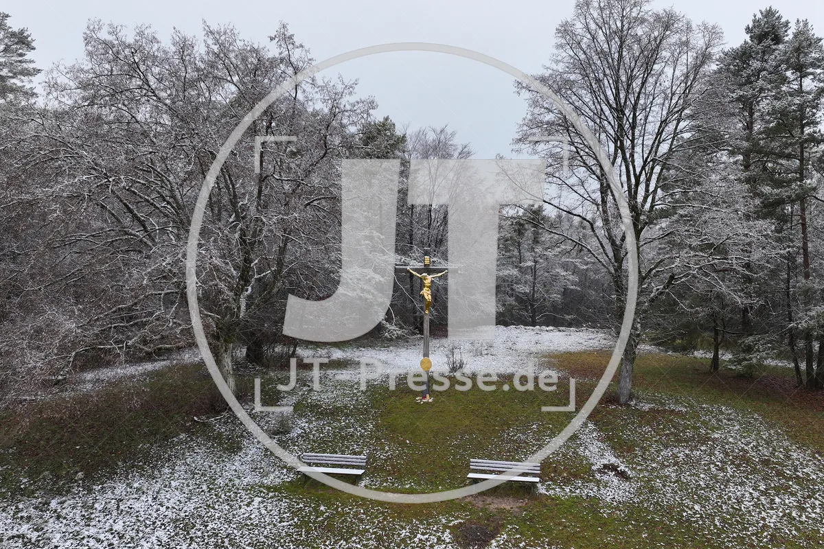 Erster Schnee im Altmühltal am 03.12.2022