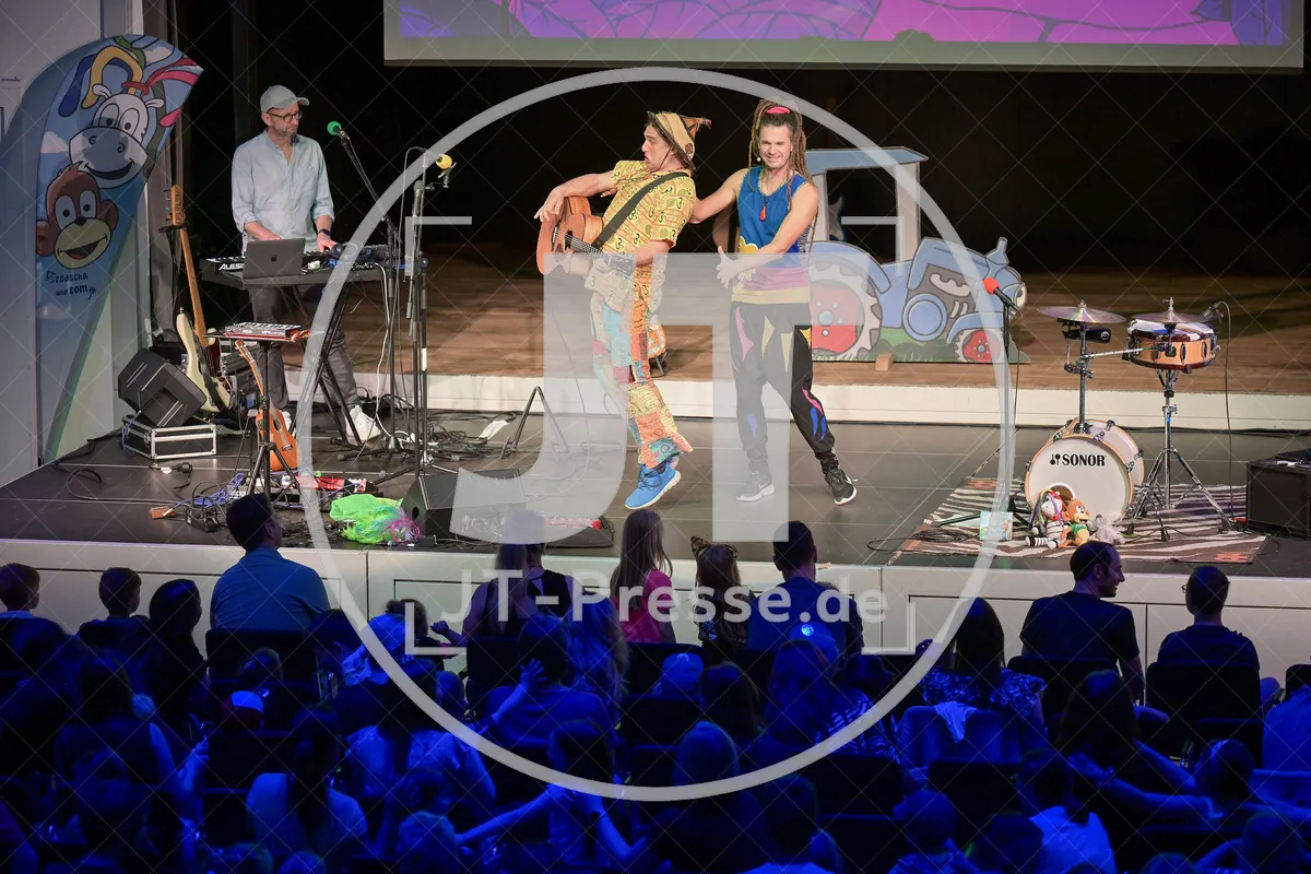 Happy Jungle Show - die kunterbunte Urwaldshow mit Rodscha und Tom am 13.04.2024 im Alten Stadttheater in Eichstätt.