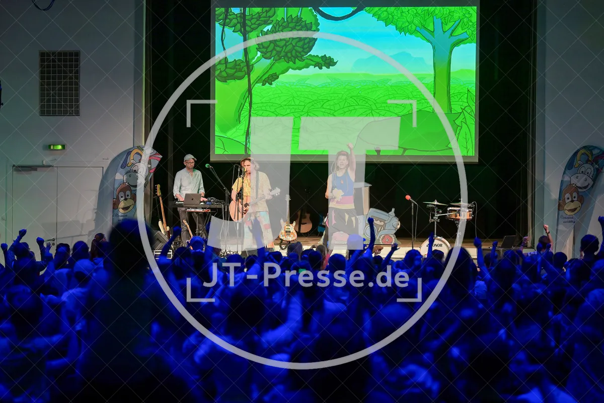 Happy Jungle Show - die kunterbunte Urwaldshow mit Rodscha und Tom am 13.04.2024 im Alten Stadttheater in Eichstätt.