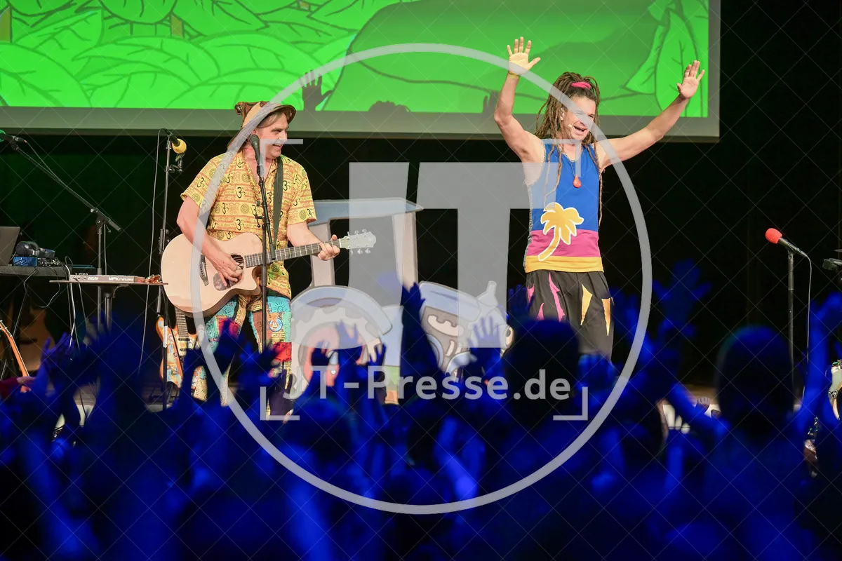 Happy Jungle Show - die kunterbunte Urwaldshow mit Rodscha und Tom am 13.04.2024 im Alten Stadttheater in Eichstätt.