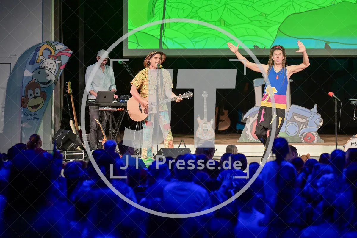 Happy Jungle Show - die kunterbunte Urwaldshow mit Rodscha und Tom am 13.04.2024 im Alten Stadttheater in Eichstätt.