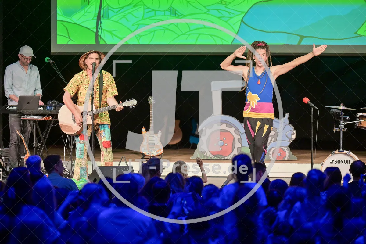 Happy Jungle Show - die kunterbunte Urwaldshow mit Rodscha und Tom am 13.04.2024 im Alten Stadttheater in Eichstätt.