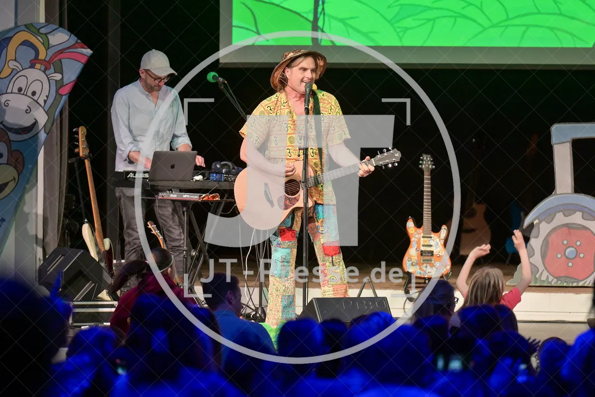 Happy Jungle Show - die kunterbunte Urwaldshow mit Rodscha und Tom am 13.04.2024 im Alten Stadttheater in Eichstätt.