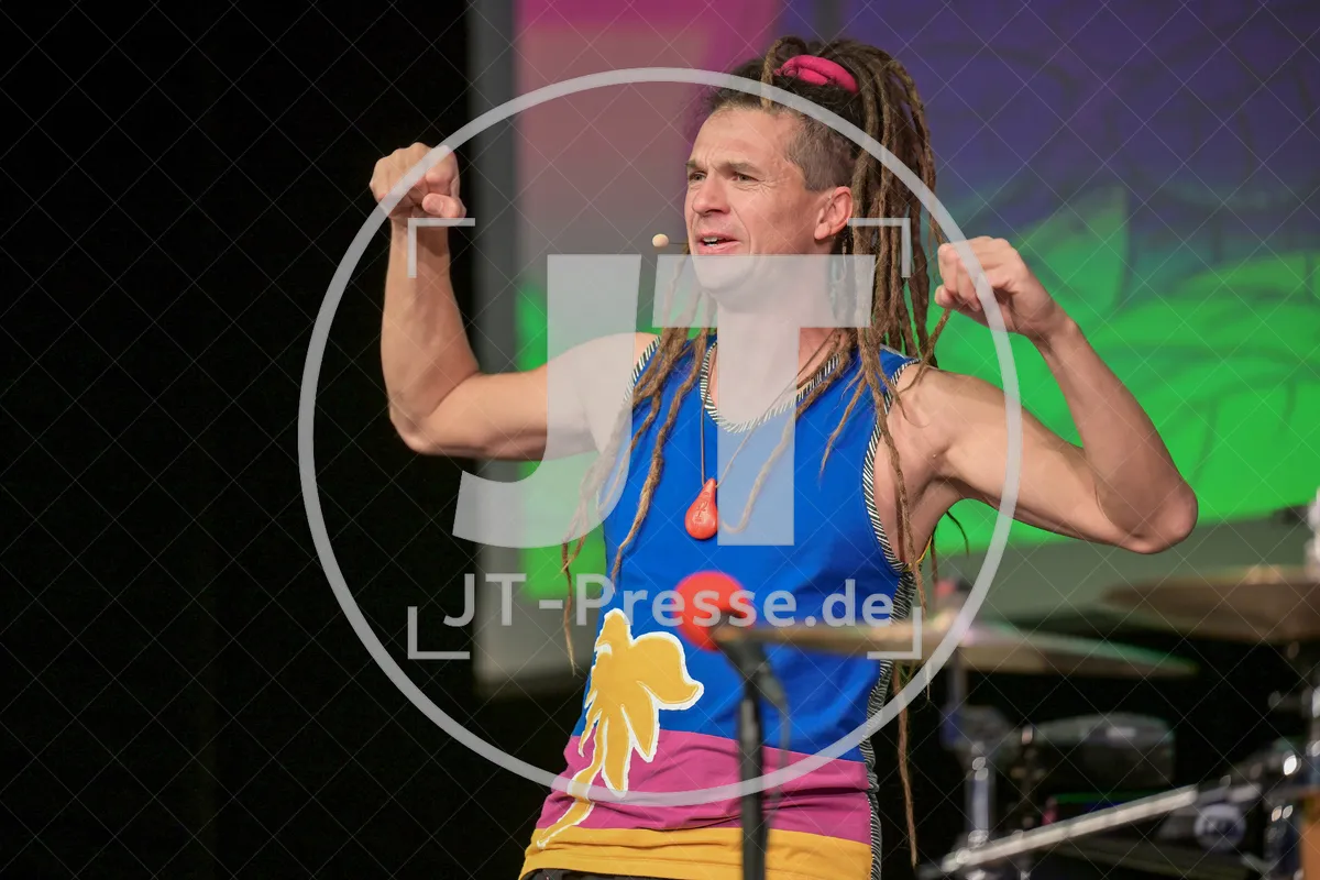 Happy Jungle Show - die kunterbunte Urwaldshow mit Rodscha und Tom am 13.04.2024 im Alten Stadttheater in Eichstätt.