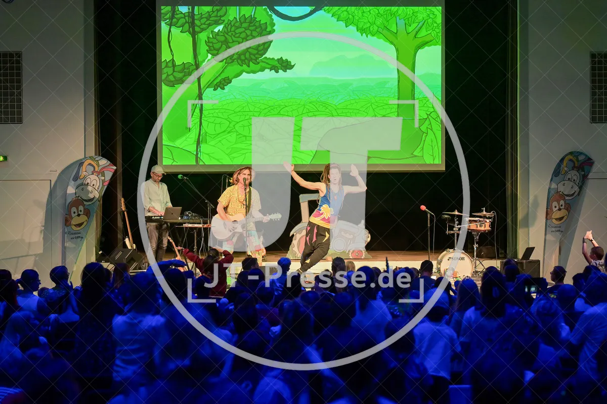 Happy Jungle Show - die kunterbunte Urwaldshow mit Rodscha und Tom am 13.04.2024 im Alten Stadttheater in Eichstätt.