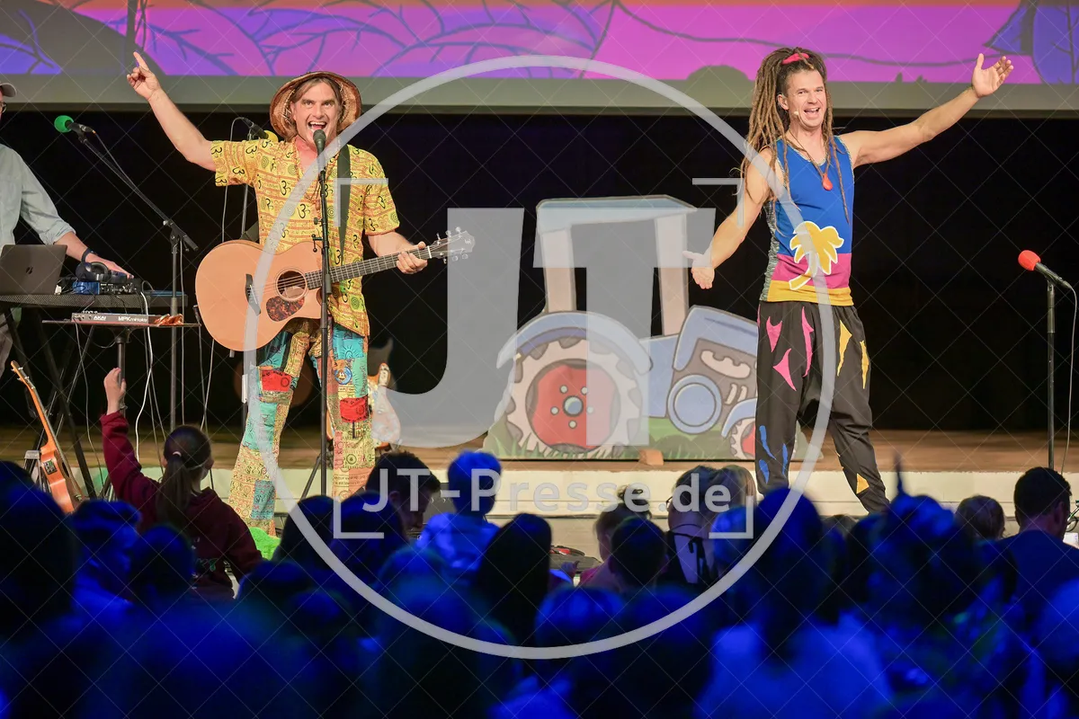 Happy Jungle Show - die kunterbunte Urwaldshow mit Rodscha und Tom am 13.04.2024 im Alten Stadttheater in Eichstätt.