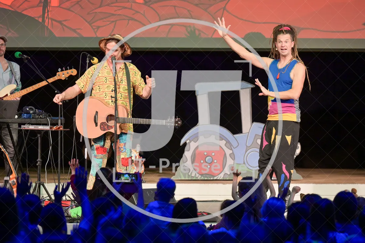Happy Jungle Show - die kunterbunte Urwaldshow mit Rodscha und Tom am 13.04.2024 im Alten Stadttheater in Eichstätt.
