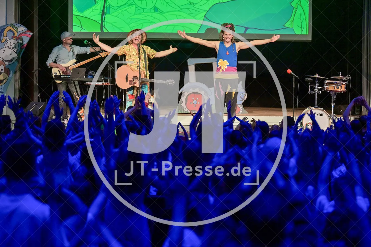 Happy Jungle Show - die kunterbunte Urwaldshow mit Rodscha und Tom am 13.04.2024 im Alten Stadttheater in Eichstätt.
