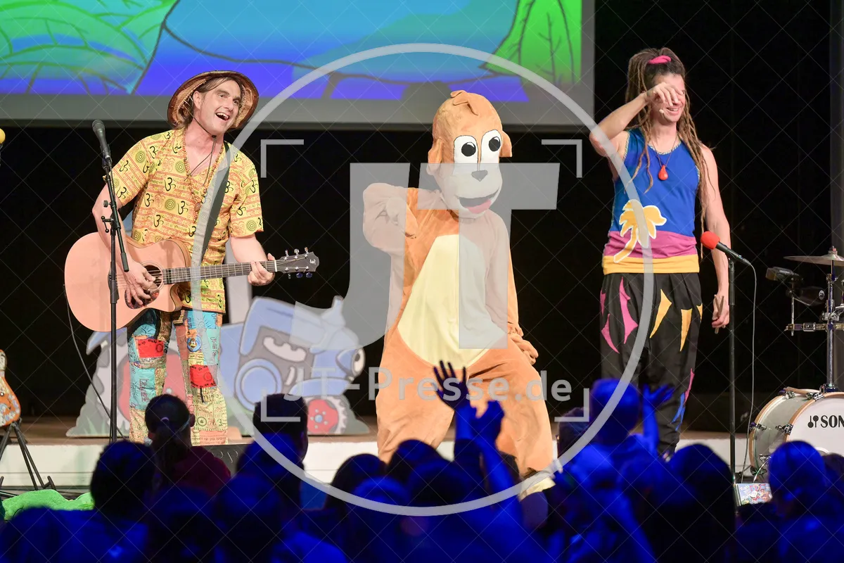 Happy Jungle Show - die kunterbunte Urwaldshow mit Rodscha und Tom am 13.04.2024 im Alten Stadttheater in Eichstätt.