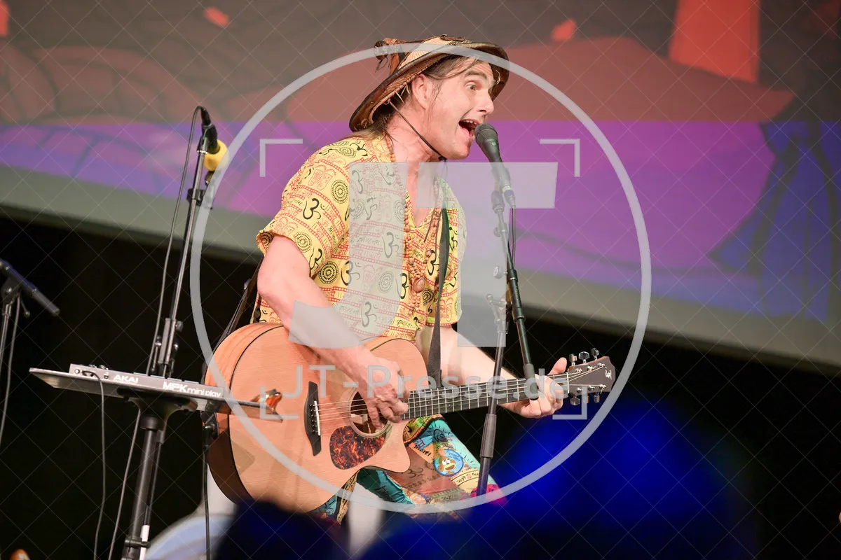 Happy Jungle Show - die kunterbunte Urwaldshow mit Rodscha und Tom am 13.04.2024 im Alten Stadttheater in Eichstätt.