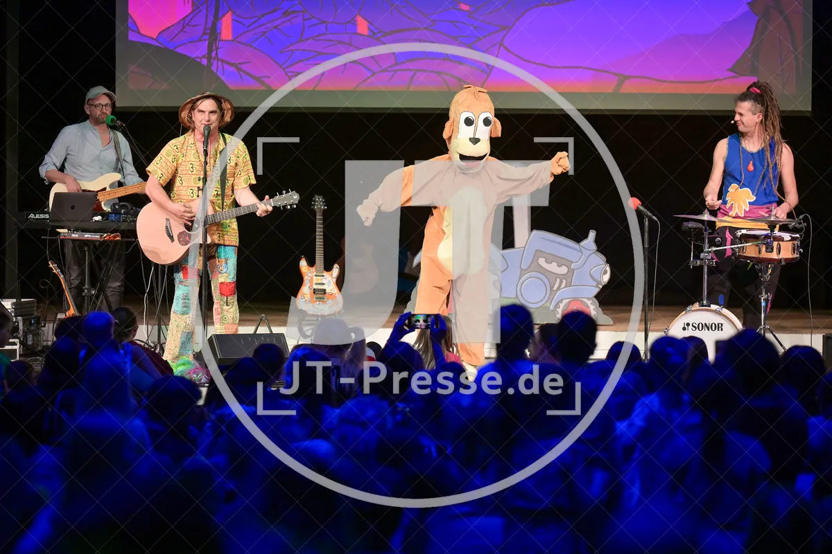 Happy Jungle Show - die kunterbunte Urwaldshow mit Rodscha und Tom am 13.04.2024 im Alten Stadttheater in Eichstätt.