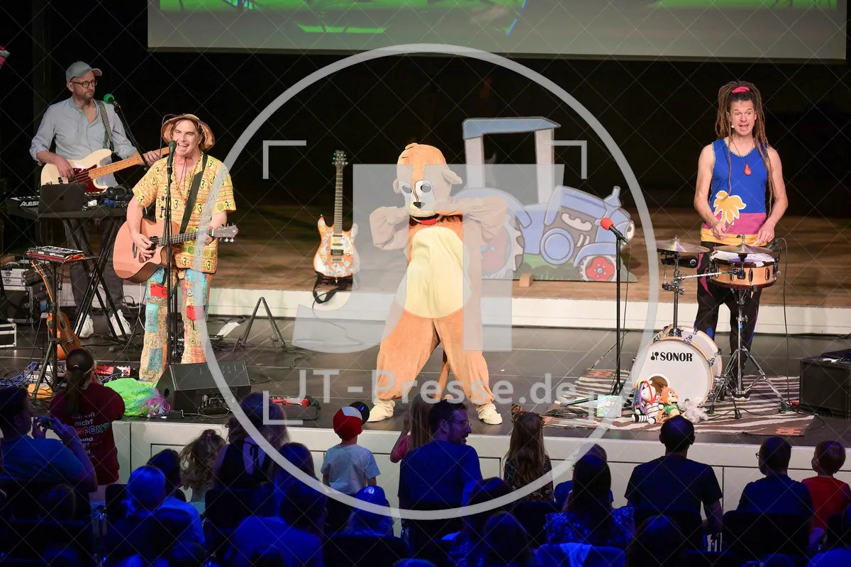 Happy Jungle Show - die kunterbunte Urwaldshow mit Rodscha und Tom am 13.04.2024 im Alten Stadttheater in Eichstätt.