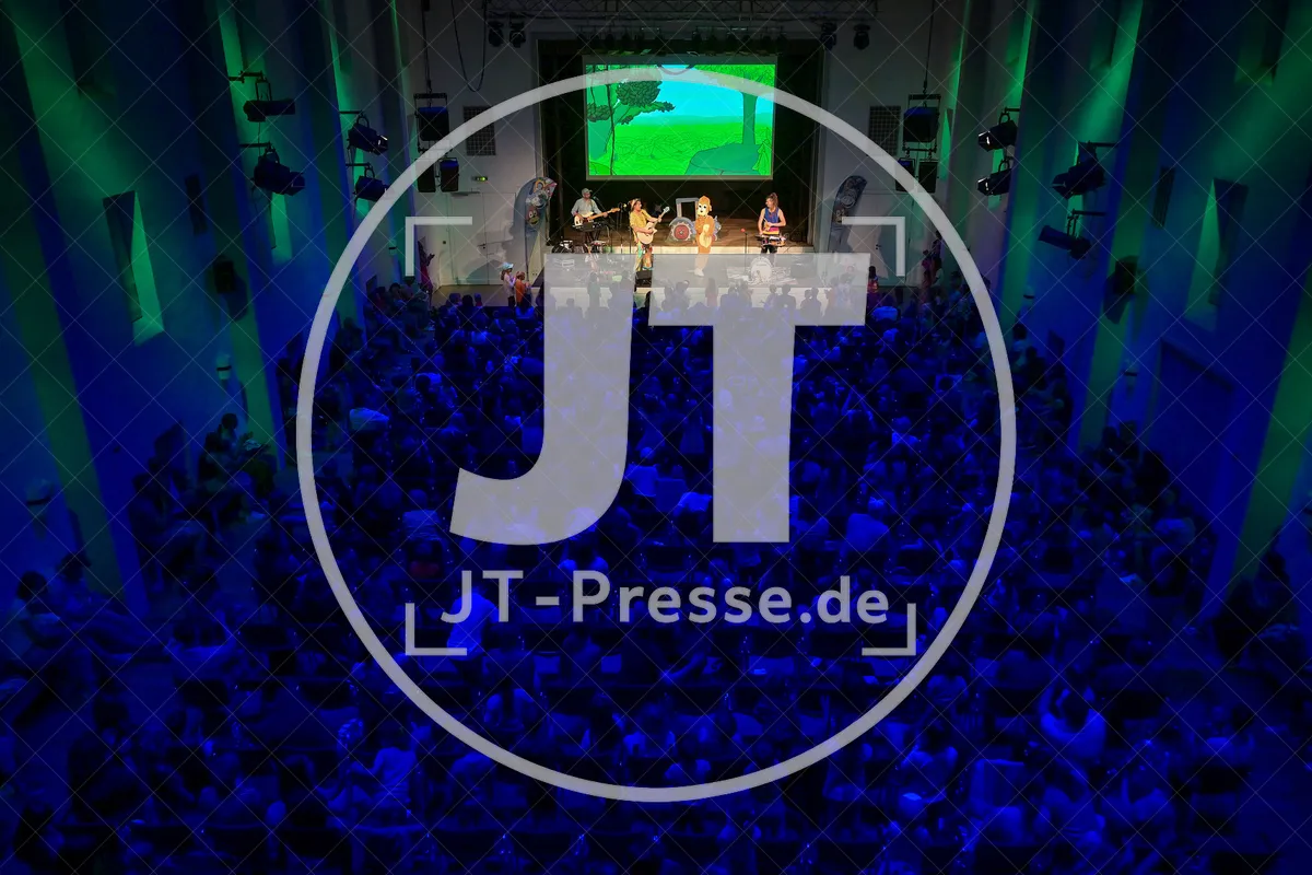 Happy Jungle Show - die kunterbunte Urwaldshow mit Rodscha und Tom am 13.04.2024 im Alten Stadttheater in Eichstätt.
