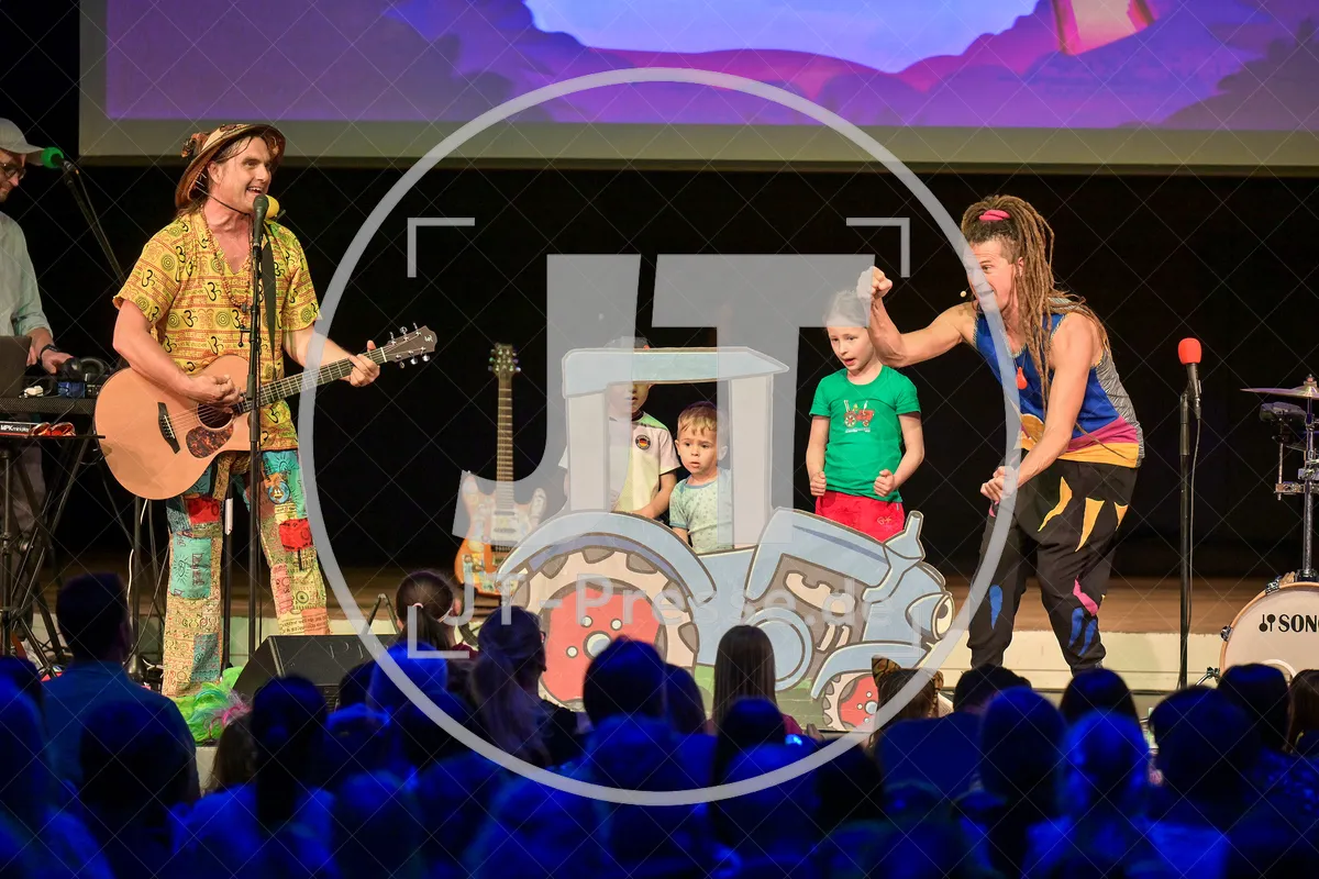 Happy Jungle Show - die kunterbunte Urwaldshow mit Rodscha und Tom am 13.04.2024 im Alten Stadttheater in Eichstätt.