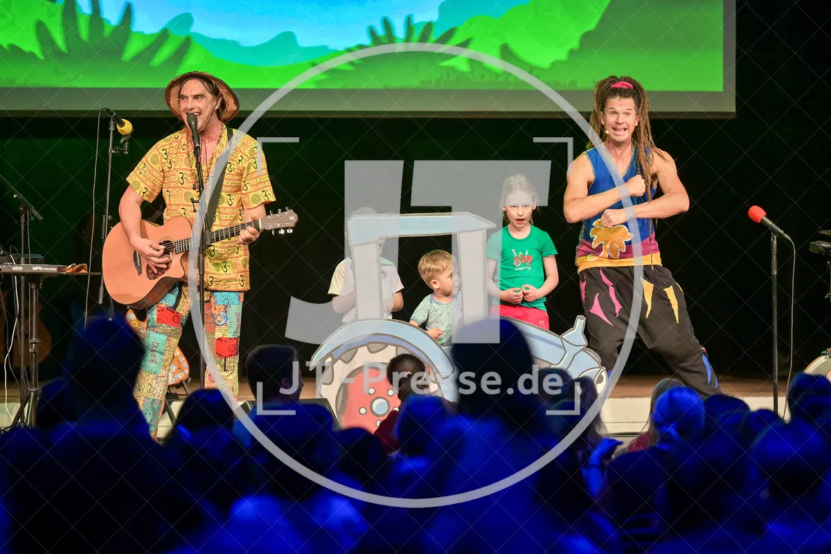 Happy Jungle Show - die kunterbunte Urwaldshow mit Rodscha und Tom am 13.04.2024 im Alten Stadttheater in Eichstätt.