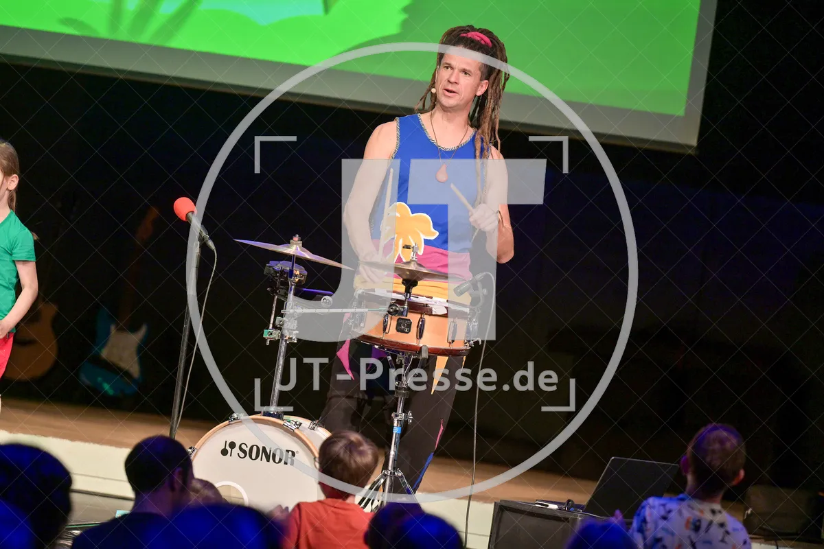Happy Jungle Show - die kunterbunte Urwaldshow mit Rodscha und Tom am 13.04.2024 im Alten Stadttheater in Eichstätt.