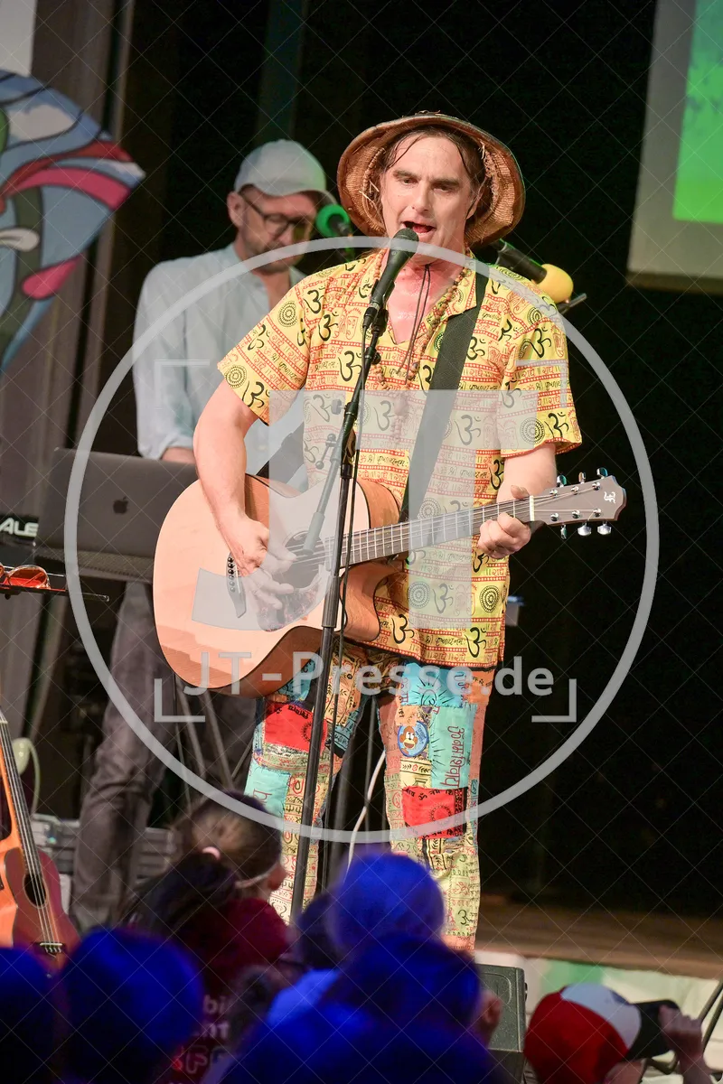Happy Jungle Show - die kunterbunte Urwaldshow mit Rodscha und Tom am 13.04.2024 im Alten Stadttheater in Eichstätt.
