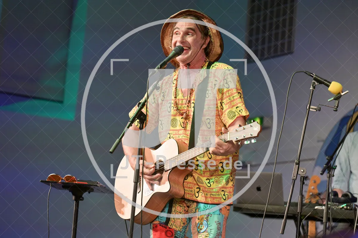 Happy Jungle Show - die kunterbunte Urwaldshow mit Rodscha und Tom am 13.04.2024 im Alten Stadttheater in Eichstätt.