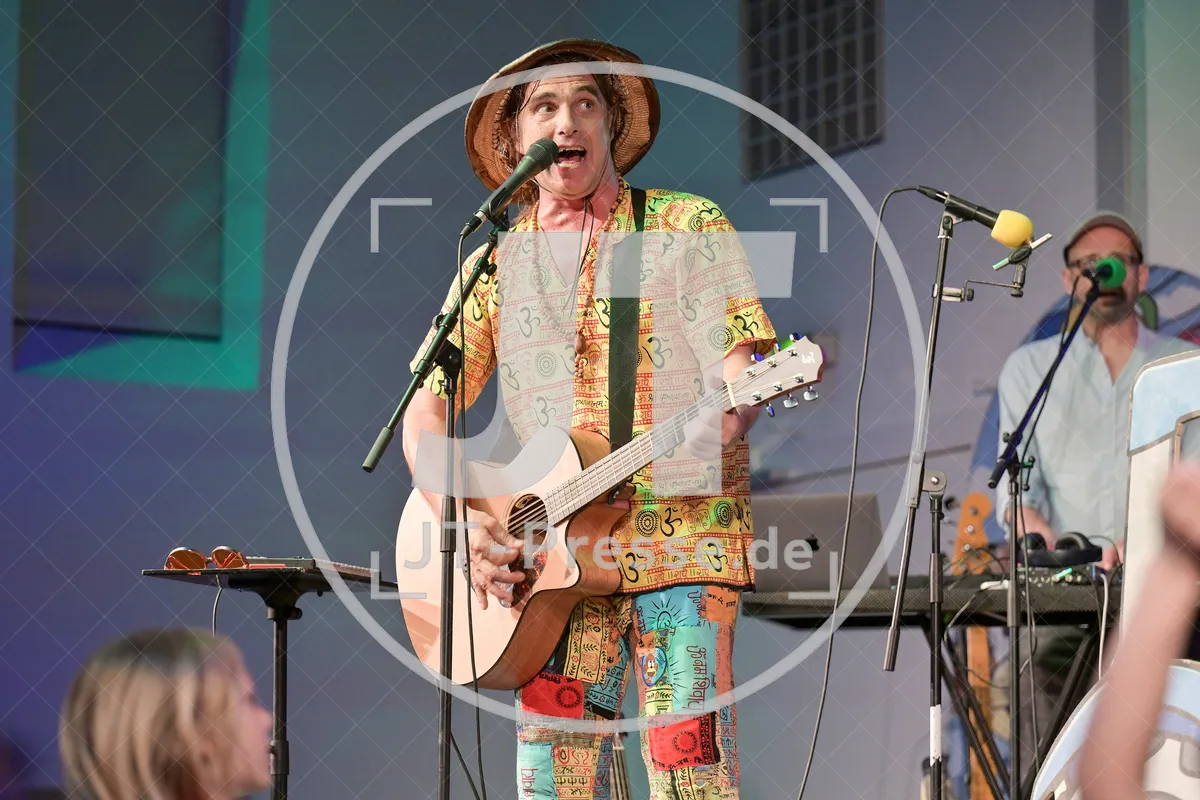 Happy Jungle Show - die kunterbunte Urwaldshow mit Rodscha und Tom am 13.04.2024 im Alten Stadttheater in Eichstätt.