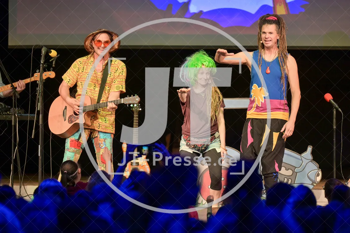 Happy Jungle Show - die kunterbunte Urwaldshow mit Rodscha und Tom am 13.04.2024 im Alten Stadttheater in Eichstätt.
