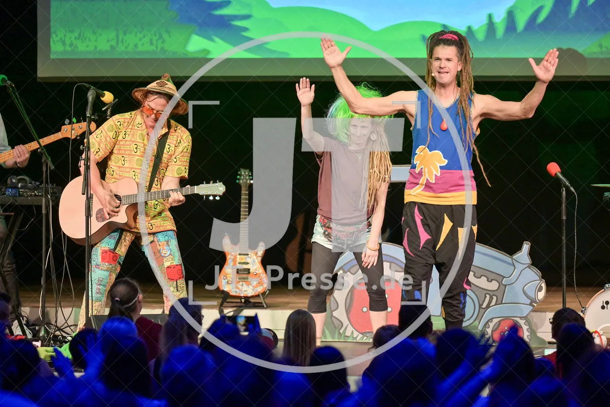 Happy Jungle Show - die kunterbunte Urwaldshow mit Rodscha und Tom am 13.04.2024 im Alten Stadttheater in Eichstätt.