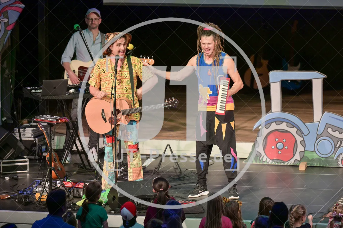 Happy Jungle Show - die kunterbunte Urwaldshow mit Rodscha und Tom am 13.04.2024 im Alten Stadttheater in Eichstätt.