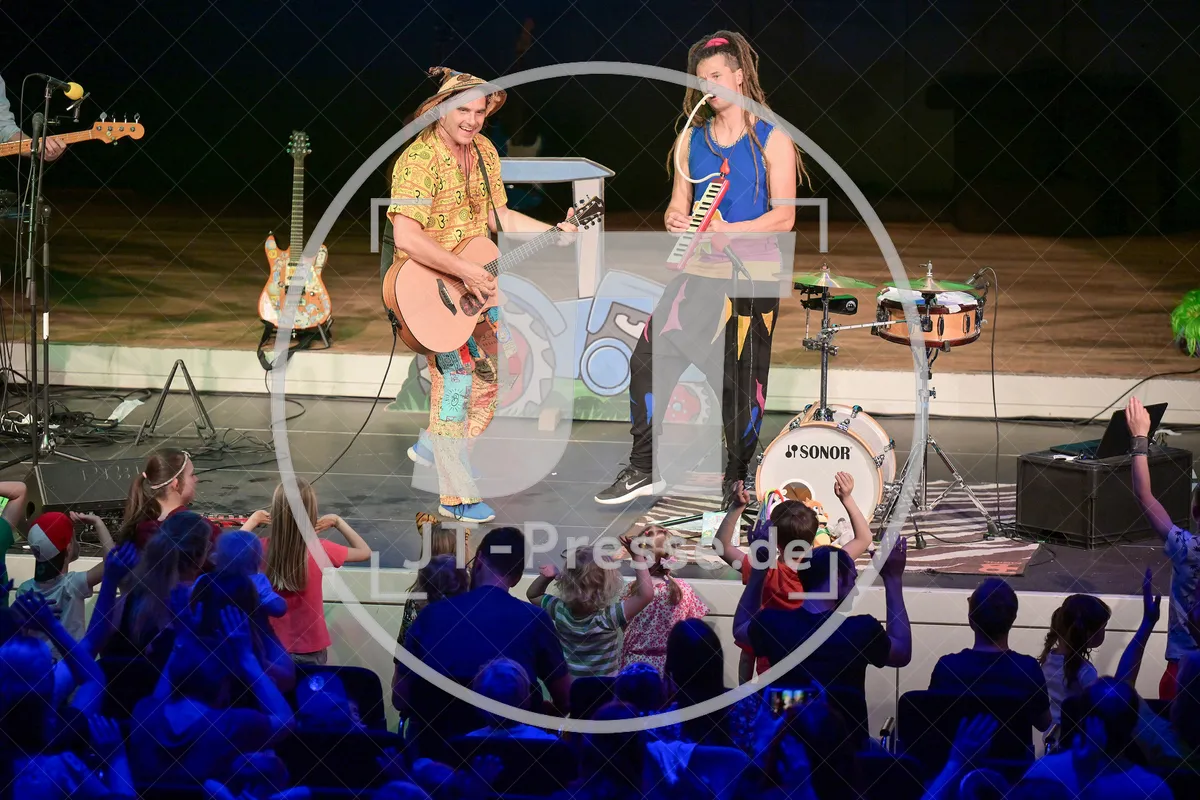 Happy Jungle Show - die kunterbunte Urwaldshow mit Rodscha und Tom am 13.04.2024 im Alten Stadttheater in Eichstätt.