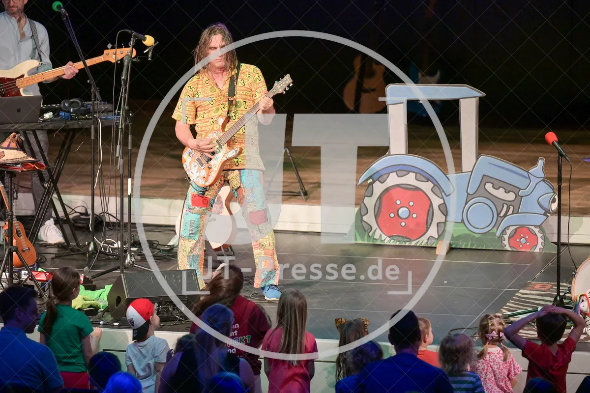 Happy Jungle Show - die kunterbunte Urwaldshow mit Rodscha und Tom am 13.04.2024 im Alten Stadttheater in Eichstätt.