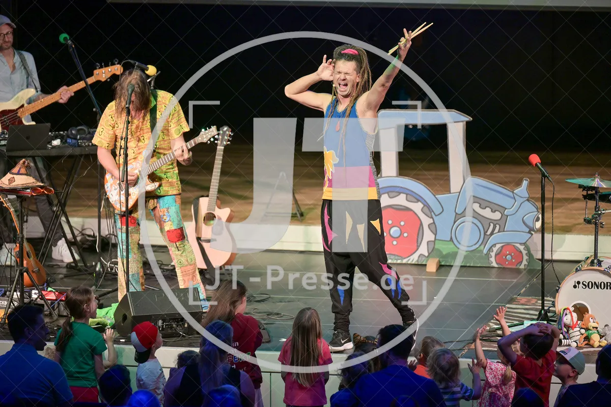 Happy Jungle Show - die kunterbunte Urwaldshow mit Rodscha und Tom am 13.04.2024 im Alten Stadttheater in Eichstätt.