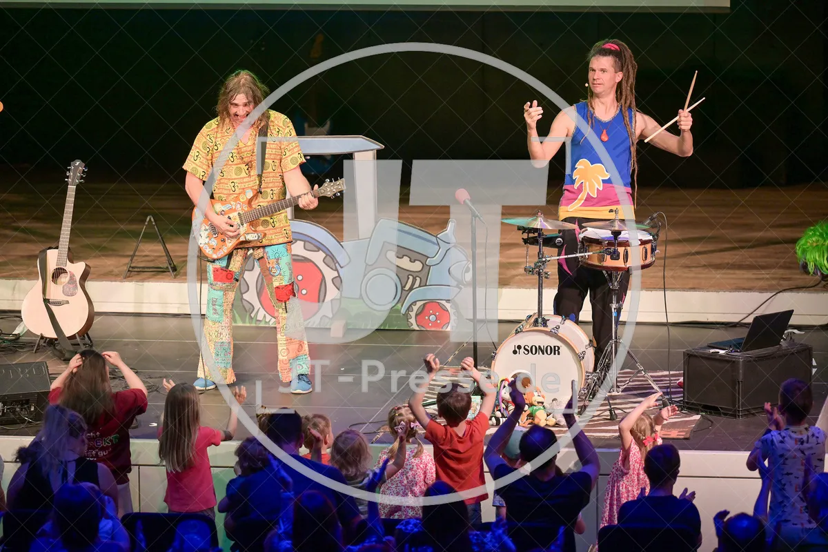 Happy Jungle Show - die kunterbunte Urwaldshow mit Rodscha und Tom am 13.04.2024 im Alten Stadttheater in Eichstätt.