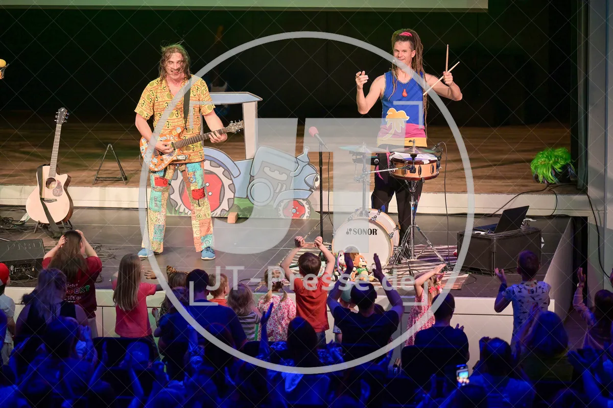 Happy Jungle Show - die kunterbunte Urwaldshow mit Rodscha und Tom am 13.04.2024 im Alten Stadttheater in Eichstätt.