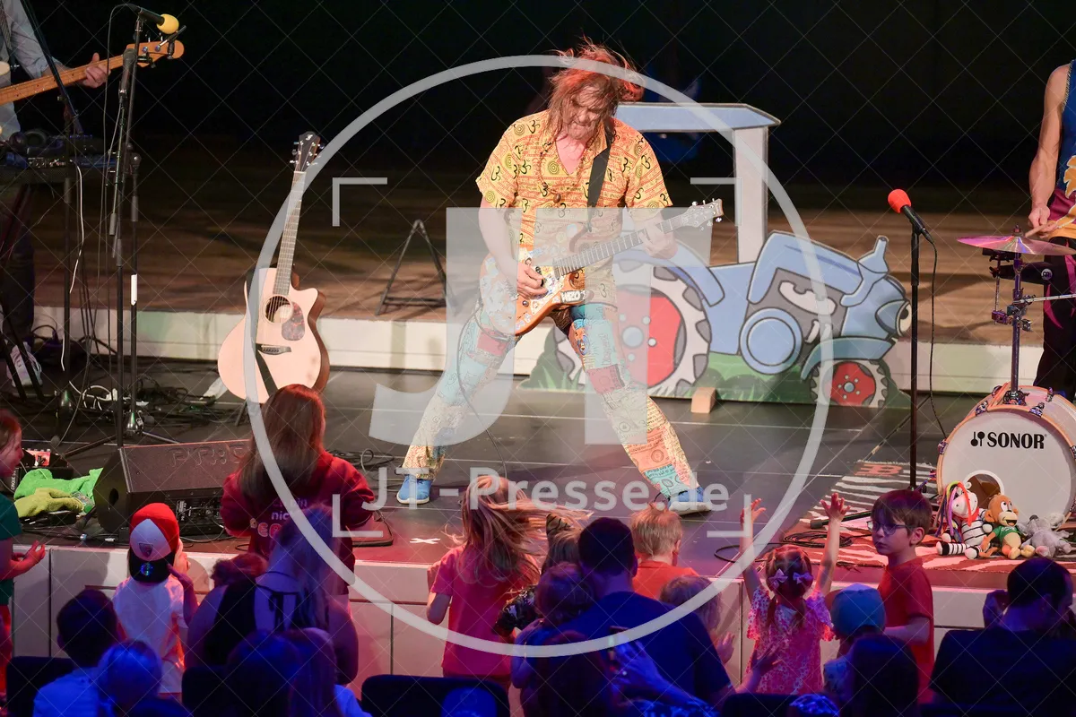 Happy Jungle Show - die kunterbunte Urwaldshow mit Rodscha und Tom am 13.04.2024 im Alten Stadttheater in Eichstätt.