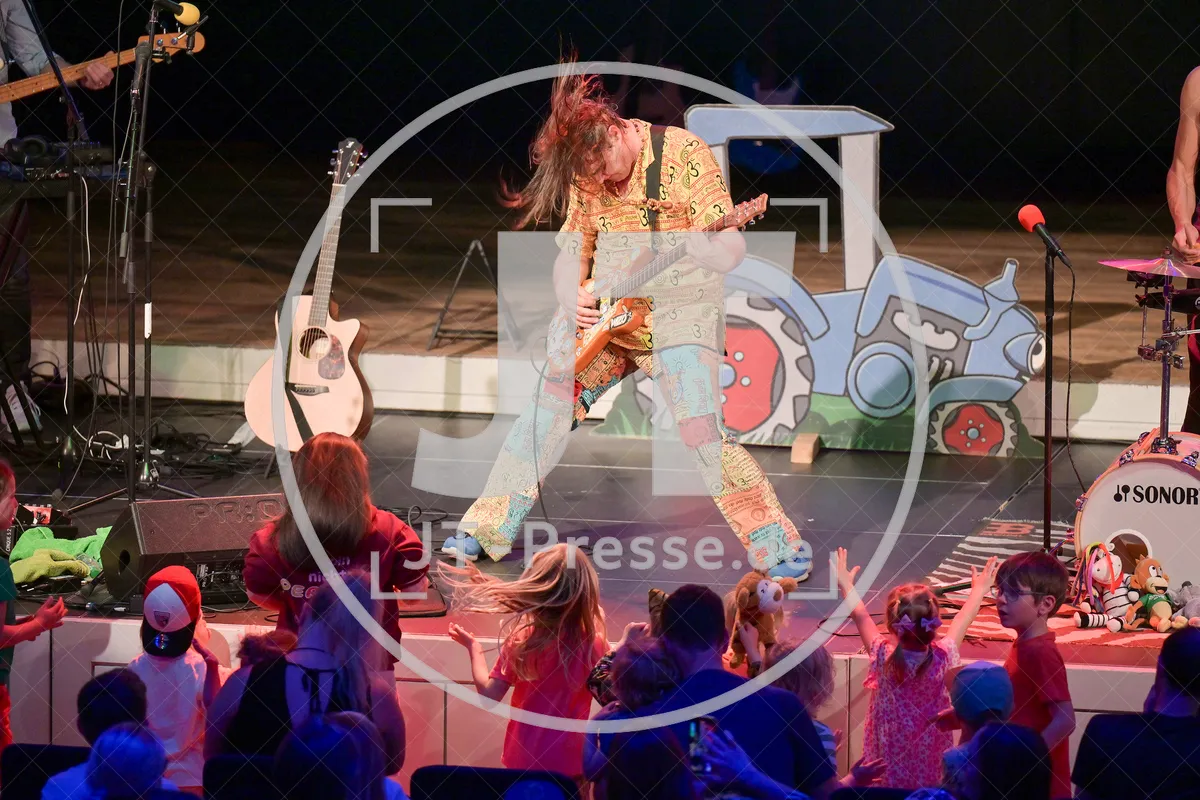 Happy Jungle Show - die kunterbunte Urwaldshow mit Rodscha und Tom am 13.04.2024 im Alten Stadttheater in Eichstätt.