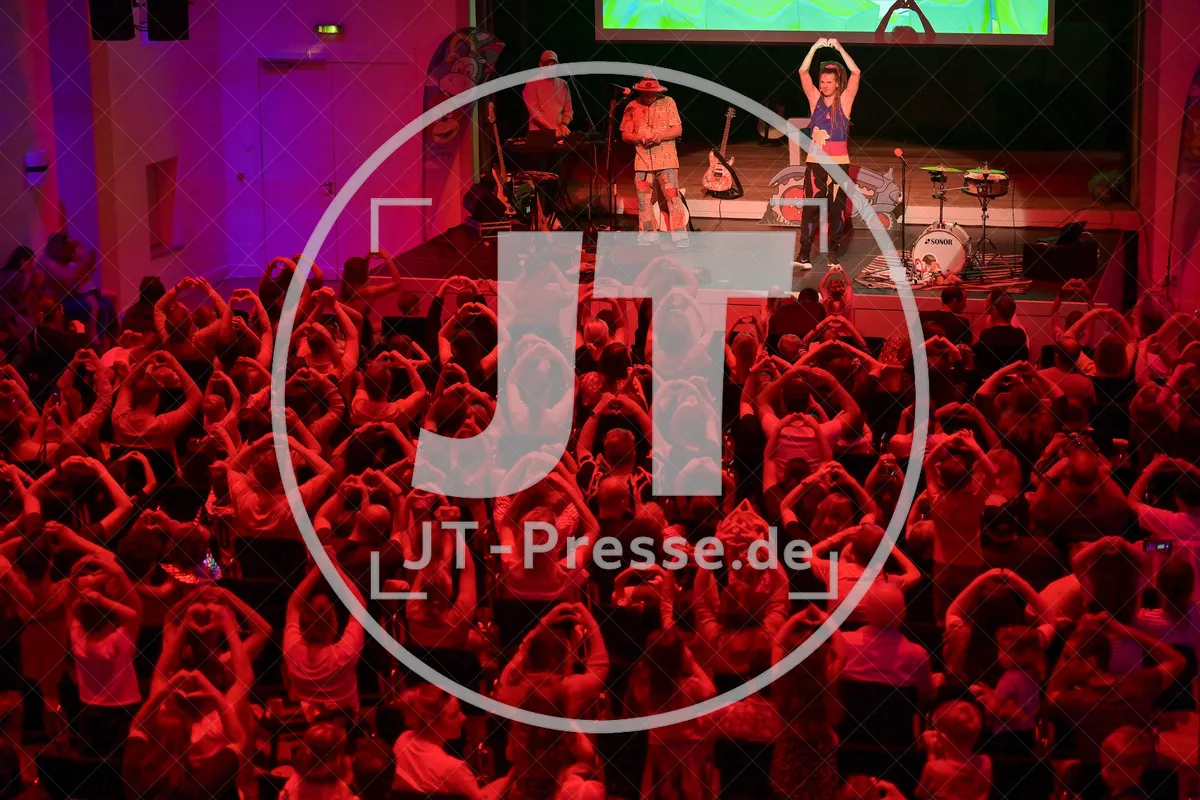 Happy Jungle Show - die kunterbunte Urwaldshow mit Rodscha und Tom am 13.04.2024 im Alten Stadttheater in Eichstätt.