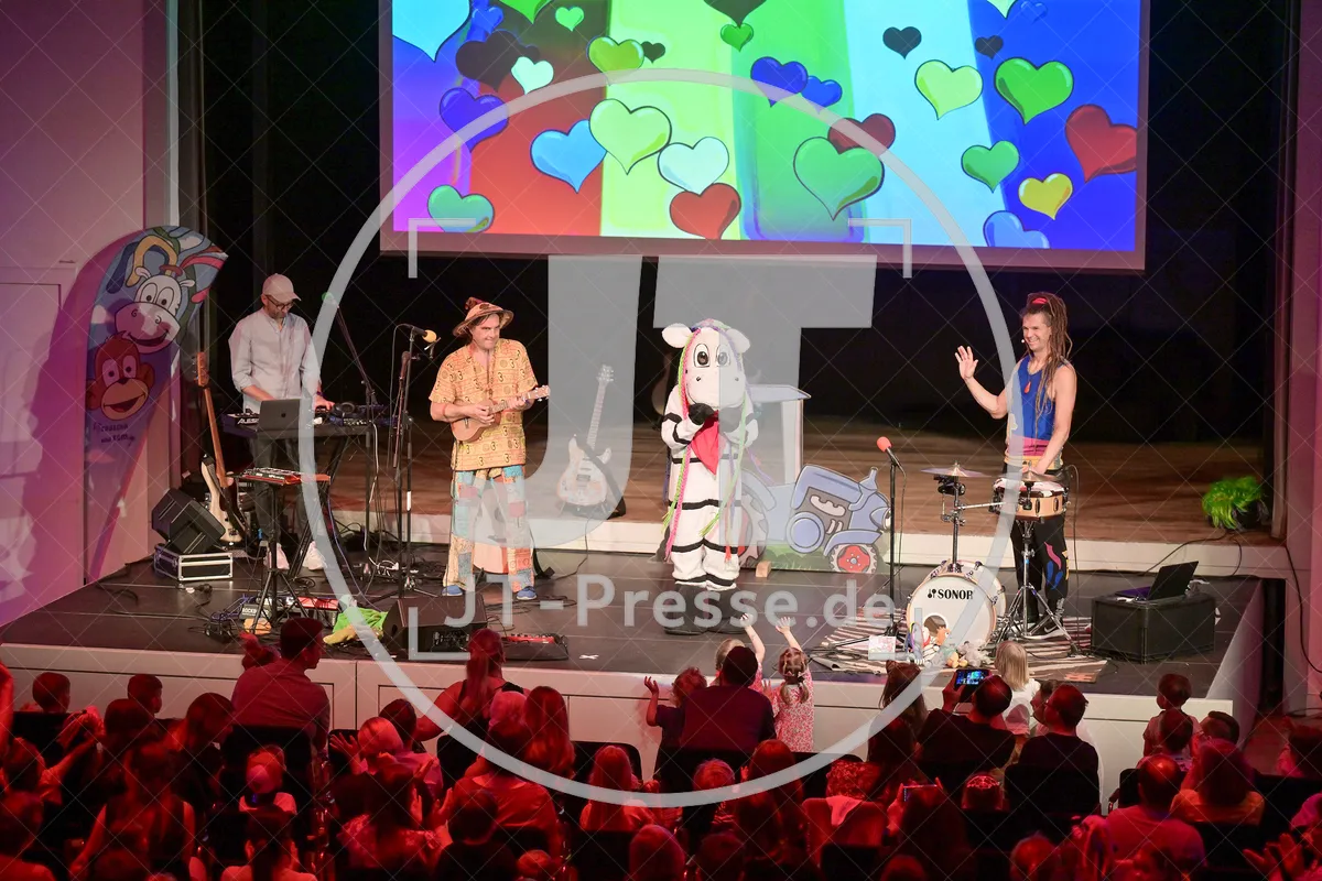 Happy Jungle Show - die kunterbunte Urwaldshow mit Rodscha und Tom am 13.04.2024 im Alten Stadttheater in Eichstätt.