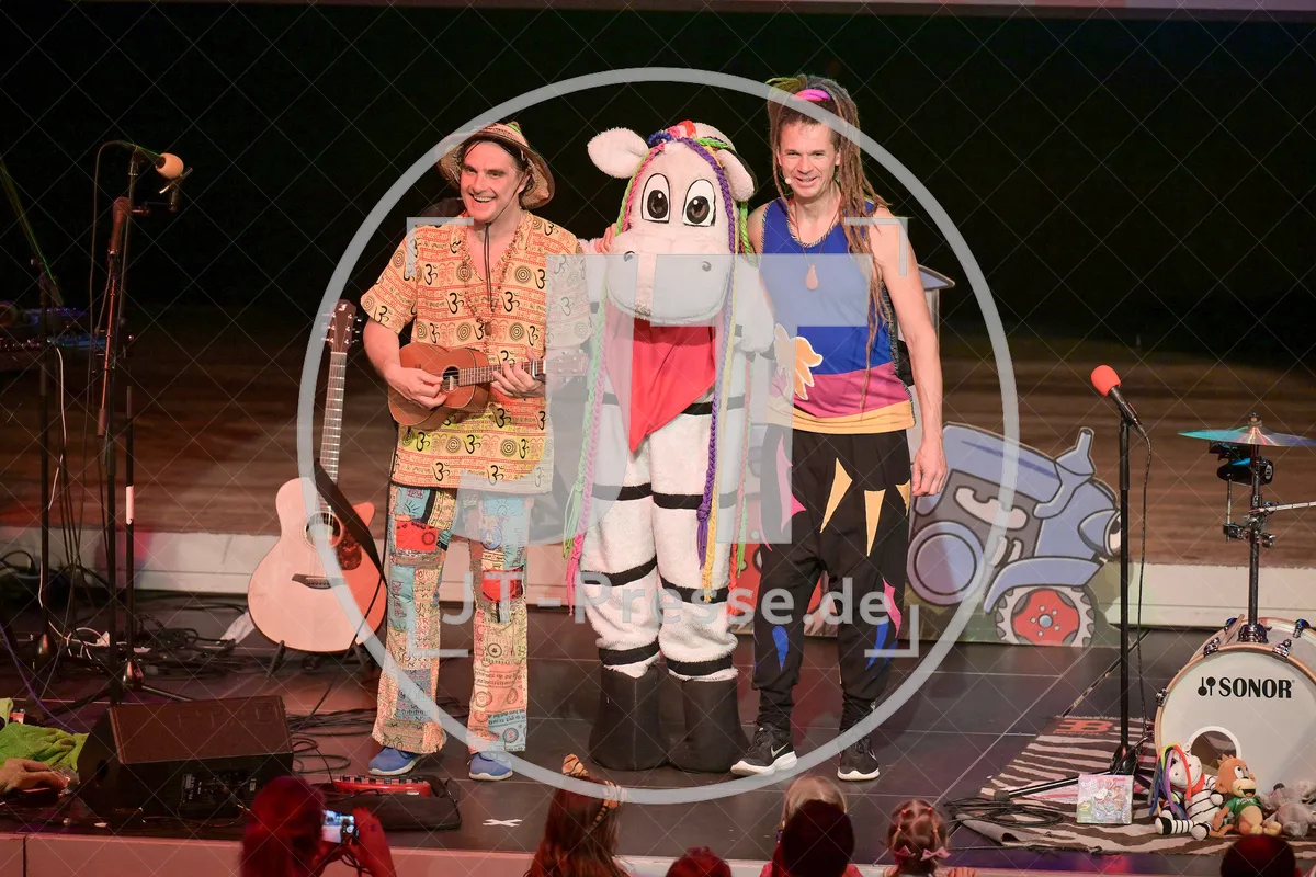 Happy Jungle Show - die kunterbunte Urwaldshow mit Rodscha und Tom am 13.04.2024 im Alten Stadttheater in Eichstätt.