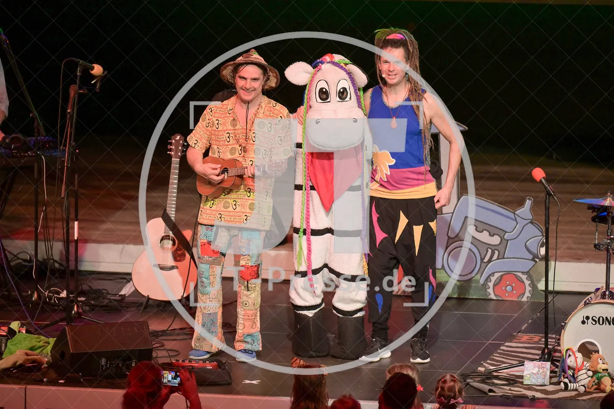 Happy Jungle Show - die kunterbunte Urwaldshow mit Rodscha und Tom am 13.04.2024 im Alten Stadttheater in Eichstätt.
