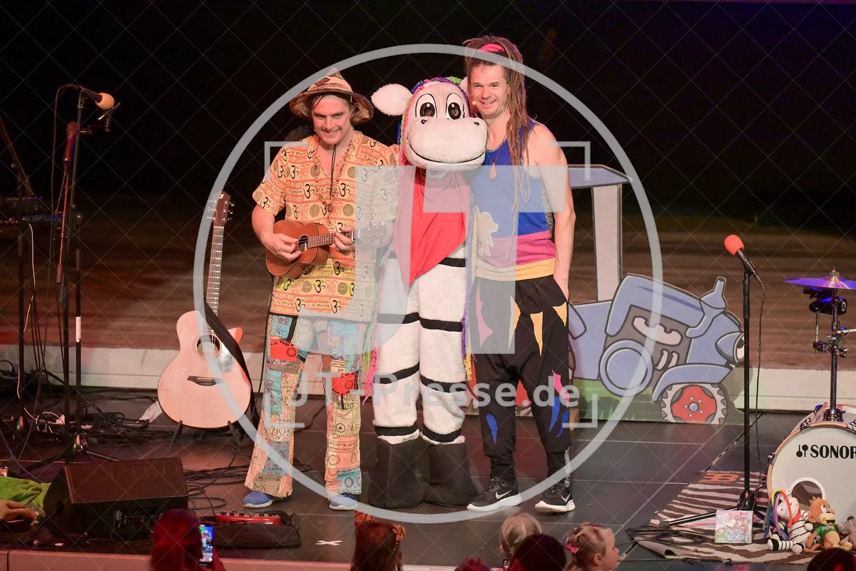 Happy Jungle Show - die kunterbunte Urwaldshow mit Rodscha und Tom am 13.04.2024 im Alten Stadttheater in Eichstätt.