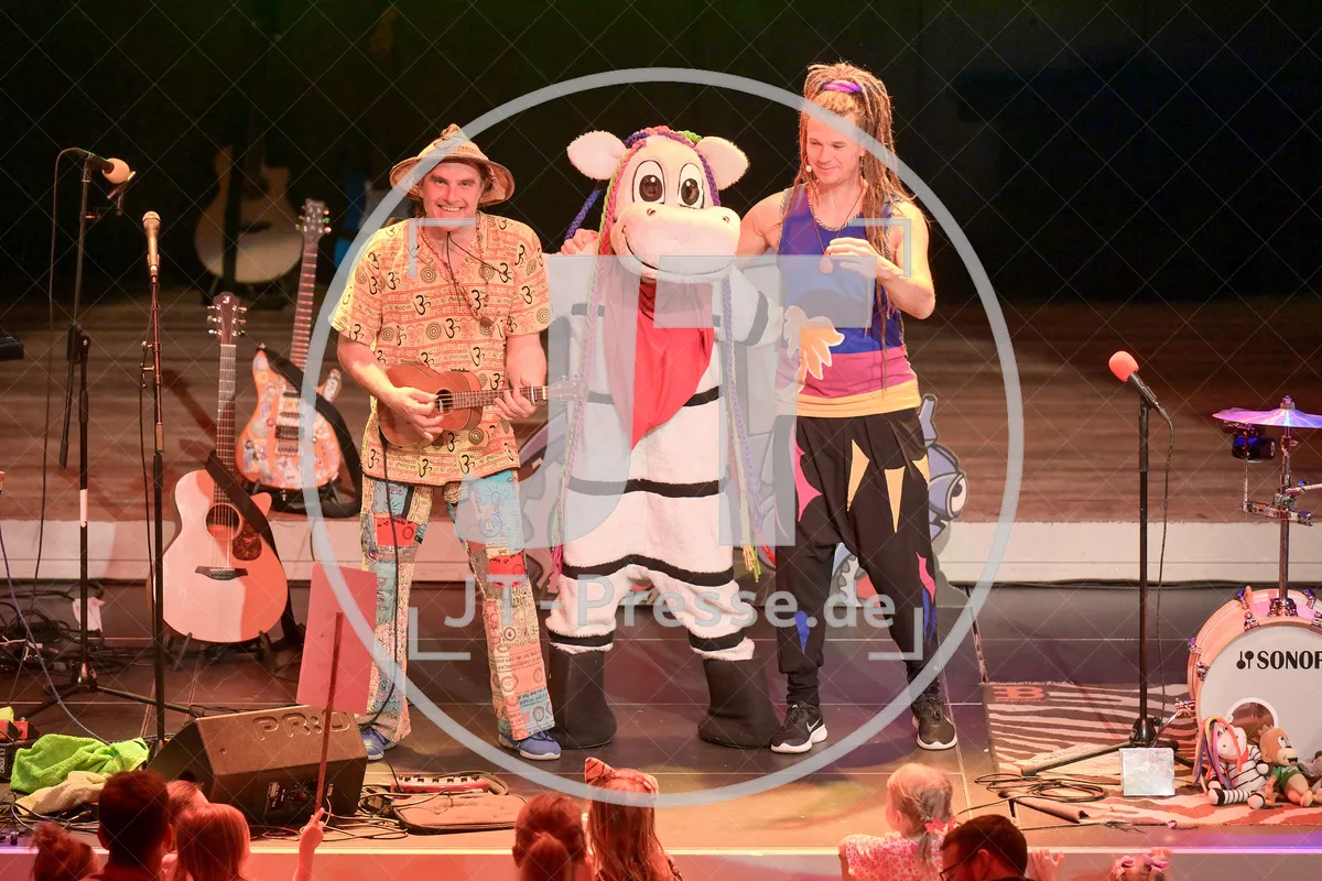 Happy Jungle Show - die kunterbunte Urwaldshow mit Rodscha und Tom am 13.04.2024 im Alten Stadttheater in Eichstätt.