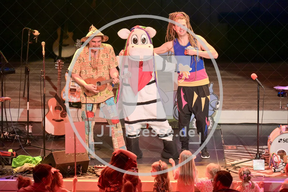 Happy Jungle Show - die kunterbunte Urwaldshow mit Rodscha und Tom am 13.04.2024 im Alten Stadttheater in Eichstätt.