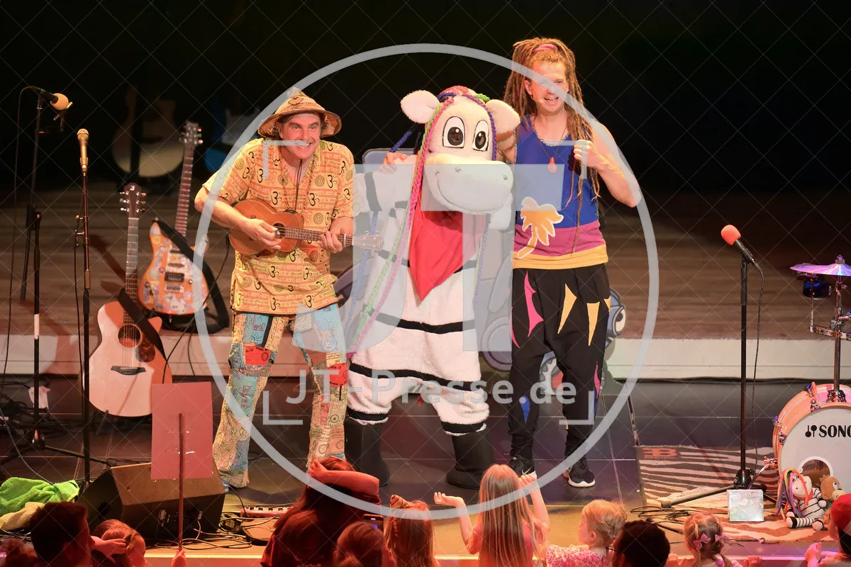 Happy Jungle Show - die kunterbunte Urwaldshow mit Rodscha und Tom am 13.04.2024 im Alten Stadttheater in Eichstätt.
