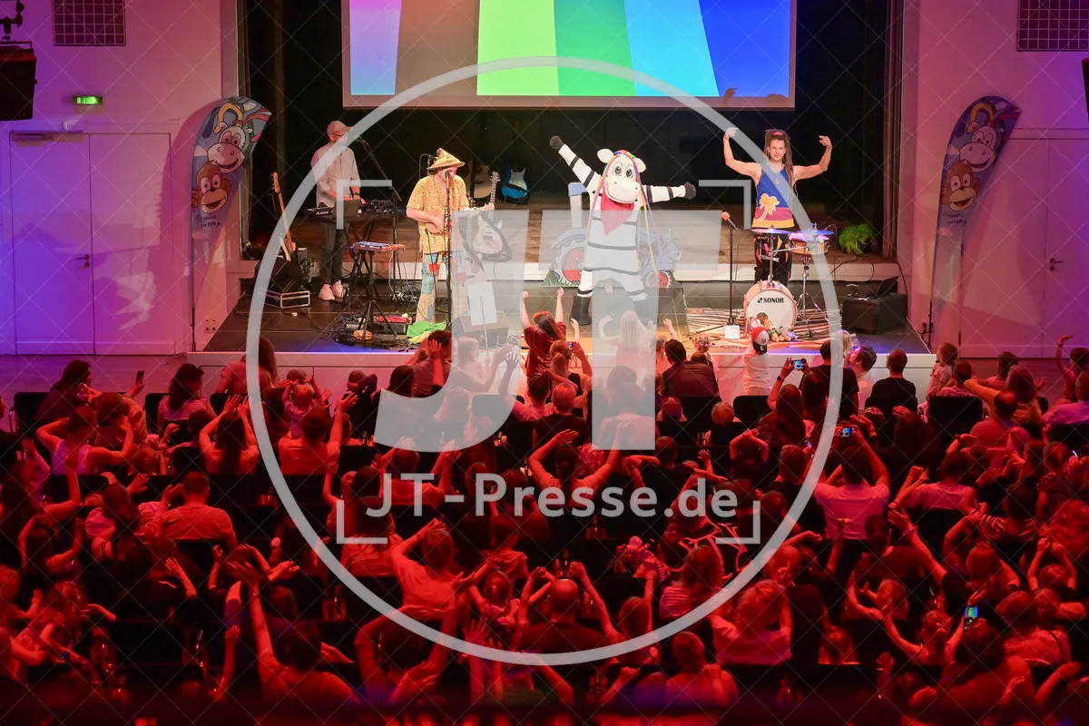 Happy Jungle Show - die kunterbunte Urwaldshow mit Rodscha und Tom am 13.04.2024 im Alten Stadttheater in Eichstätt.