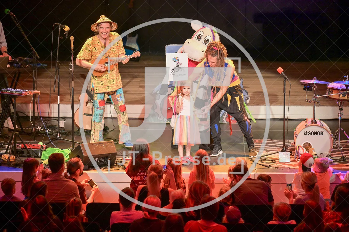 Happy Jungle Show - die kunterbunte Urwaldshow mit Rodscha und Tom am 13.04.2024 im Alten Stadttheater in Eichstätt.