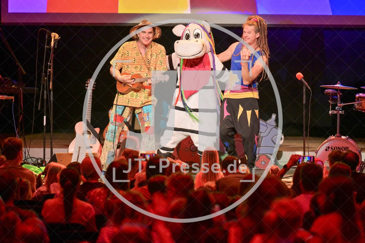 Happy Jungle Show - die kunterbunte Urwaldshow mit Rodscha und Tom am 13.04.2024 im Alten Stadttheater in Eichstätt.